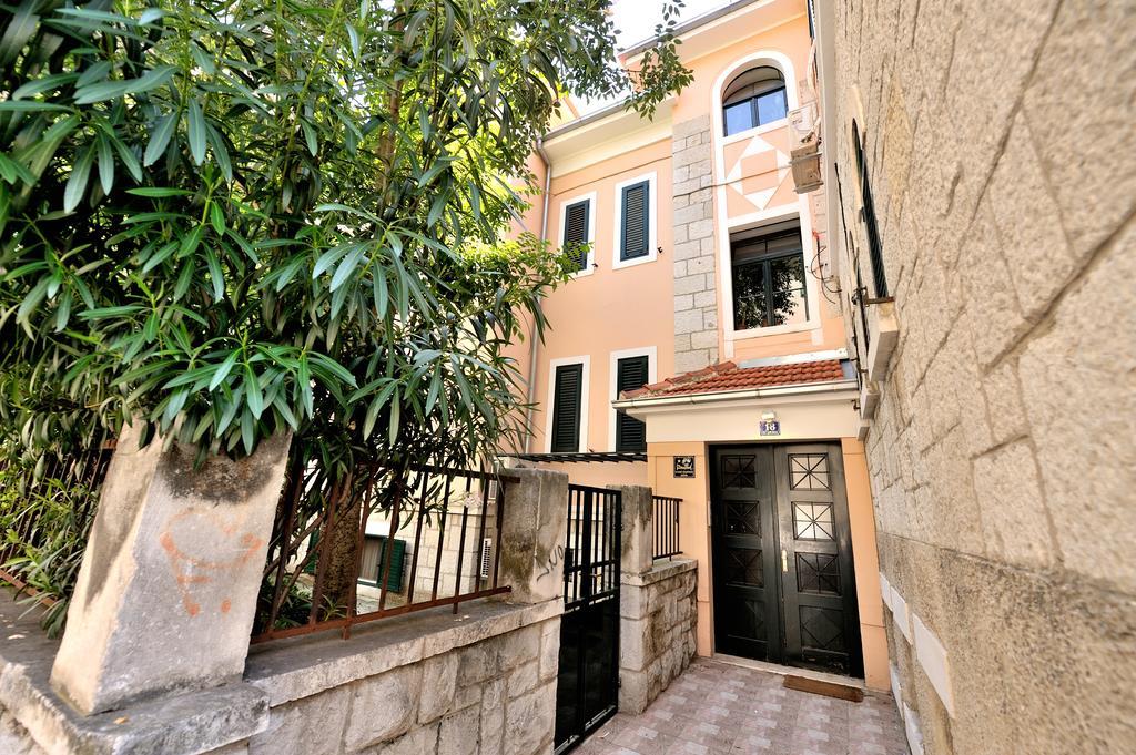 Charming Center Apartment Split Phòng bức ảnh